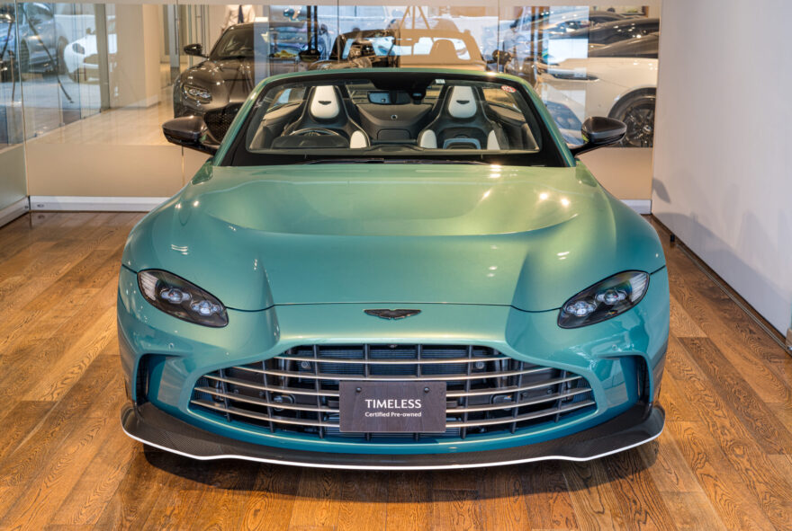 世界249台限定 V12 Vantage Roadster イリデセントエメラルド 右H