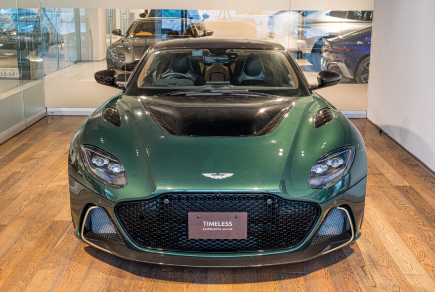 SMTS ホワイトメタルベース　アストン・マーティン　DB7 グリーン 世界300台限定 DBS770 Ultimate バッキンガムシャーグリーン 右H | SKY