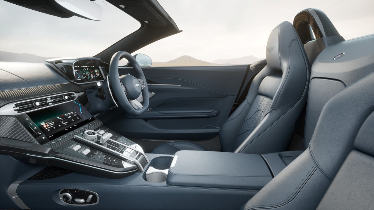 P02 New Generation Vantage Roadster Concours Blue RHDスライダー画像