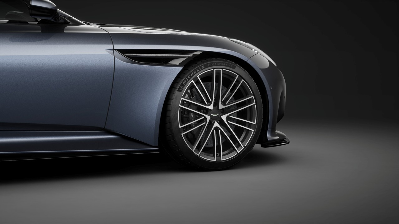 013 DB12 Coupe Casino Royale RHDスライダー画像