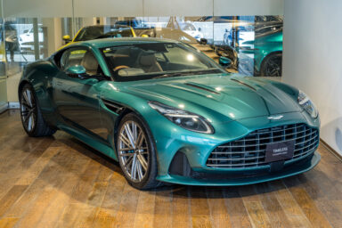 DB12 Coupe アストンマーティンレーシンググリーン 右H