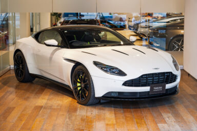 DB11 V12 AMR ストラタスホワイト 右H