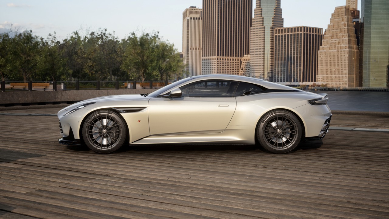 DB12 S Coupe Bronze Flare ※左ハンドル仕様スライダー画像