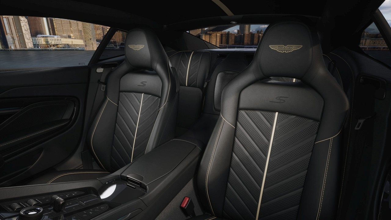 DB12 S Coupe Bronze Flare ※左ハンドル仕様スライダー画像