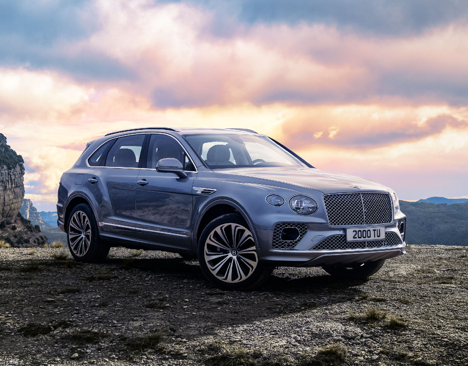 BENTAYGA V8 | SKY GROUP ベントレー