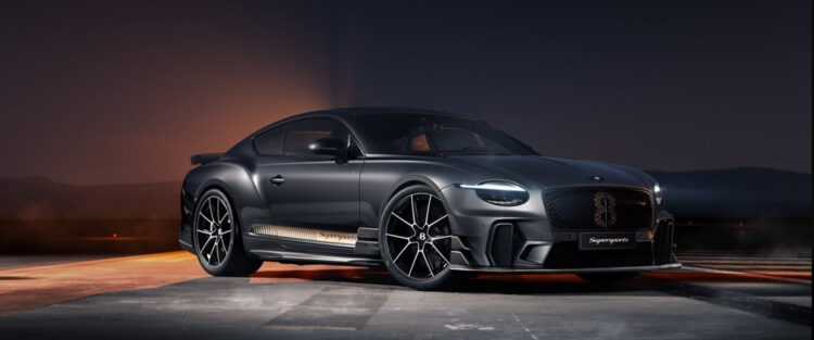 2 シーター・2 トン未満の軽量ボディが⽣む新型スーパースポーツ誕⽣