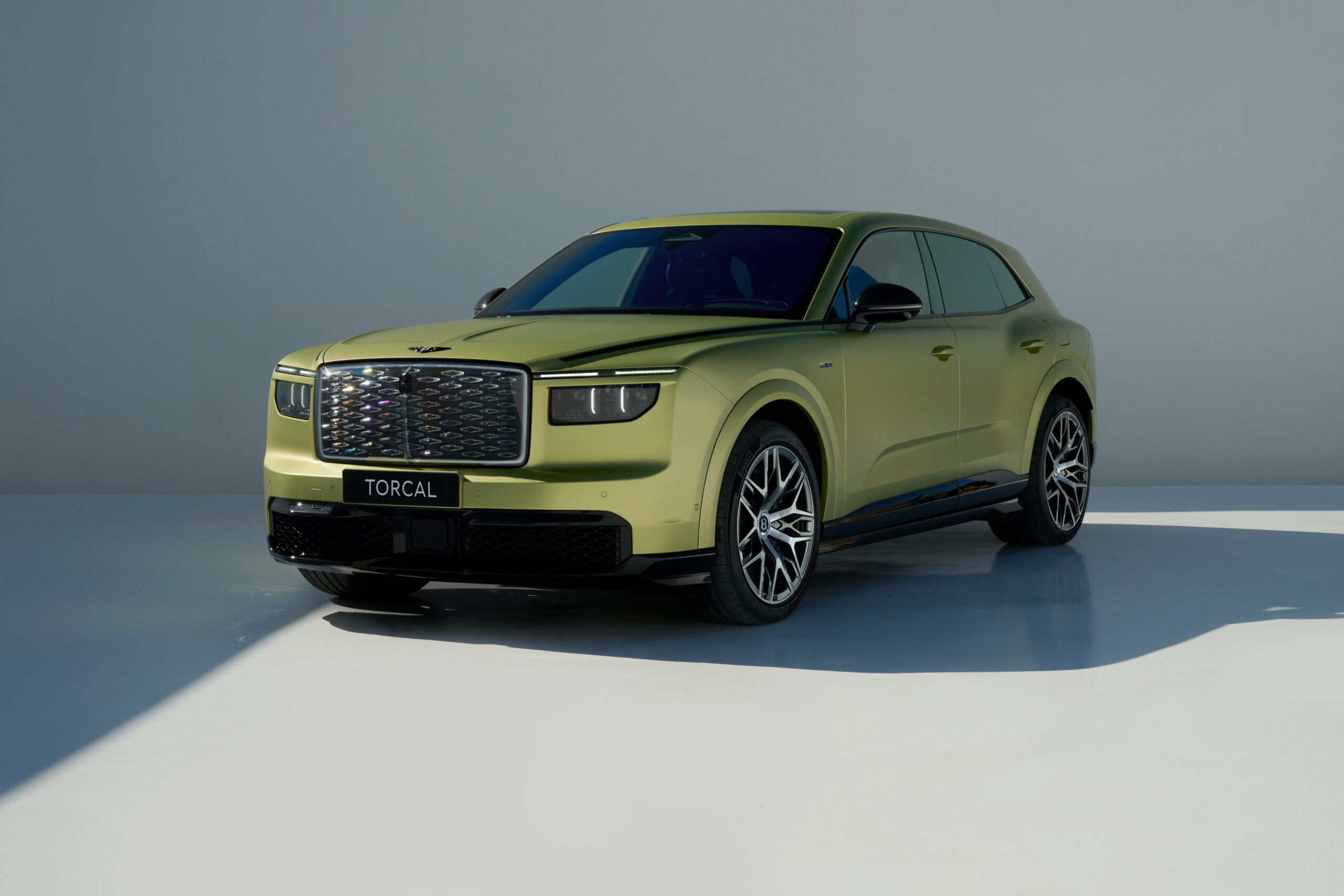 トルカル S　大胆なる新型ベントレー登場