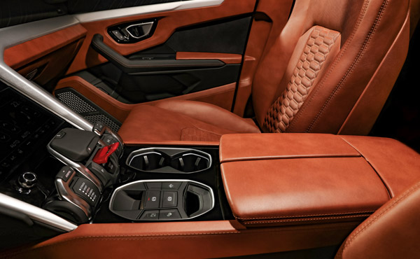 Lamborghini Urus モデル画像8