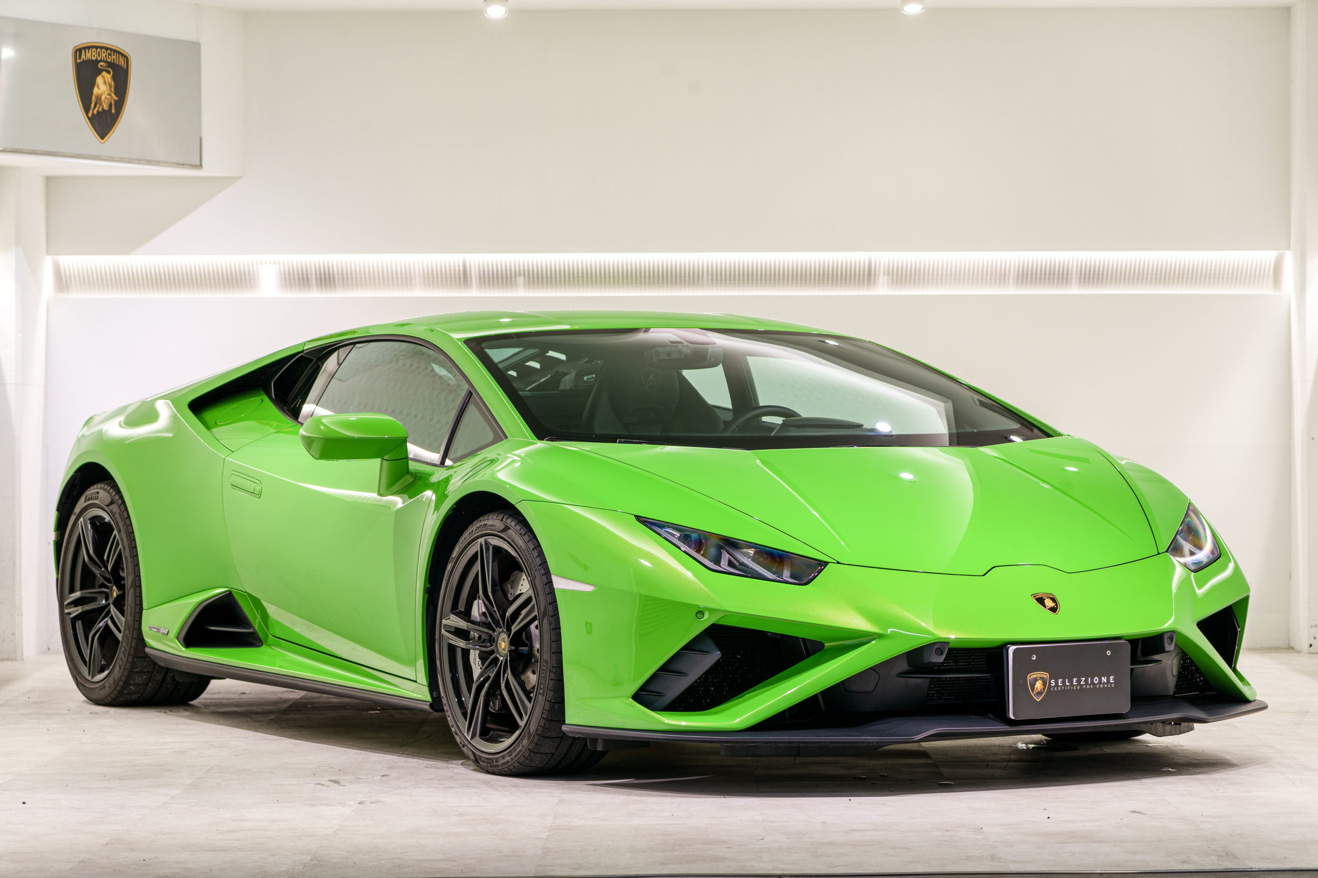 認定中古車 ランボルギーニ麻布 横浜 目黒 Lamborghini 正規ディーラー Sky Group スカイグループ