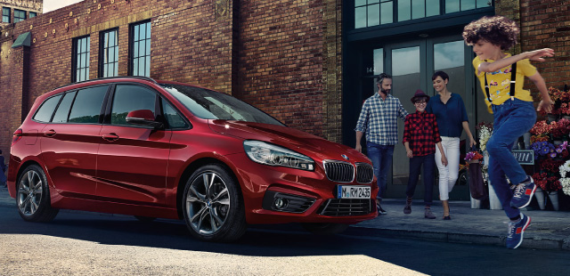 2シリーズ（218d グランツアラー）