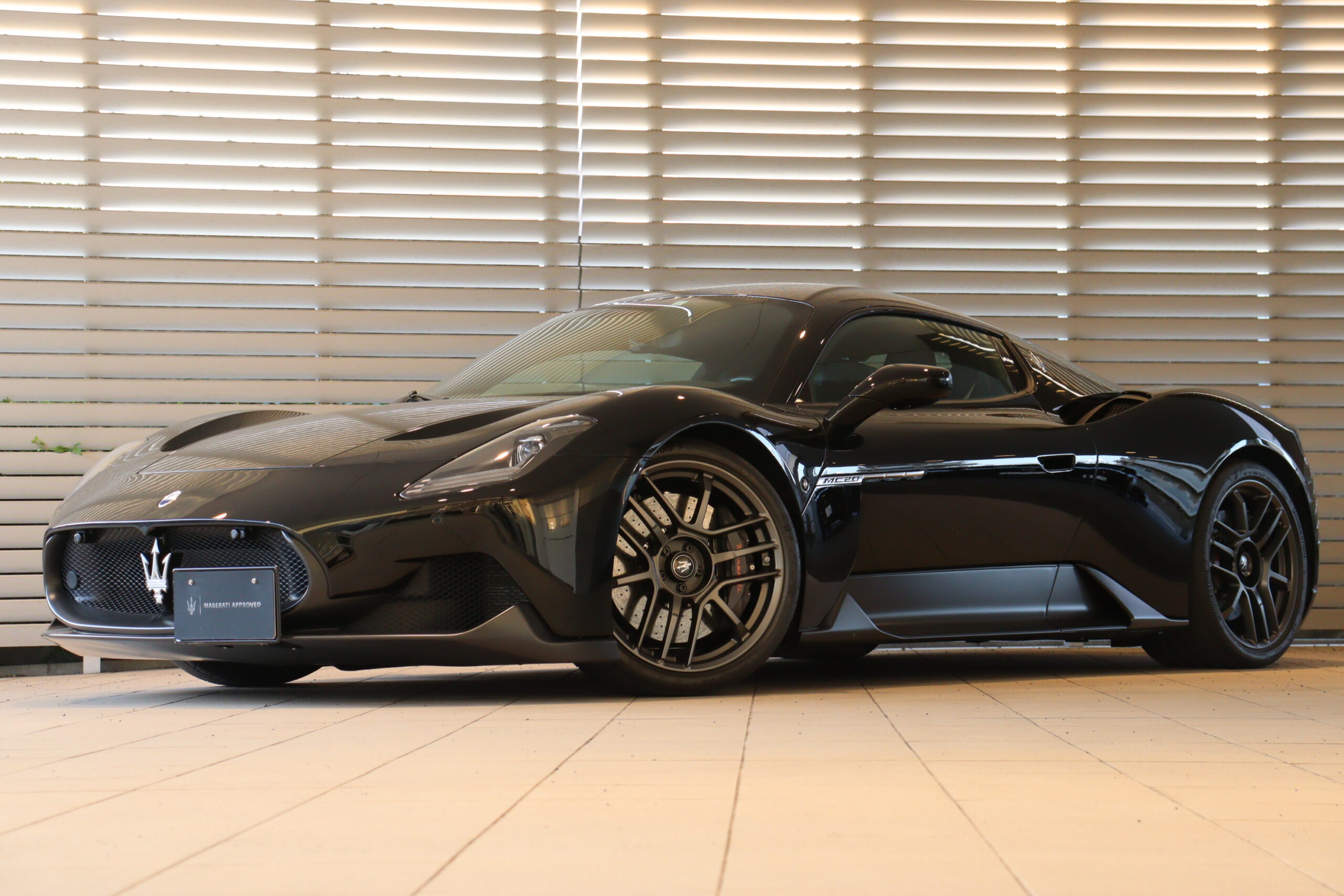 2023年 MC20 3.0 左H　9869