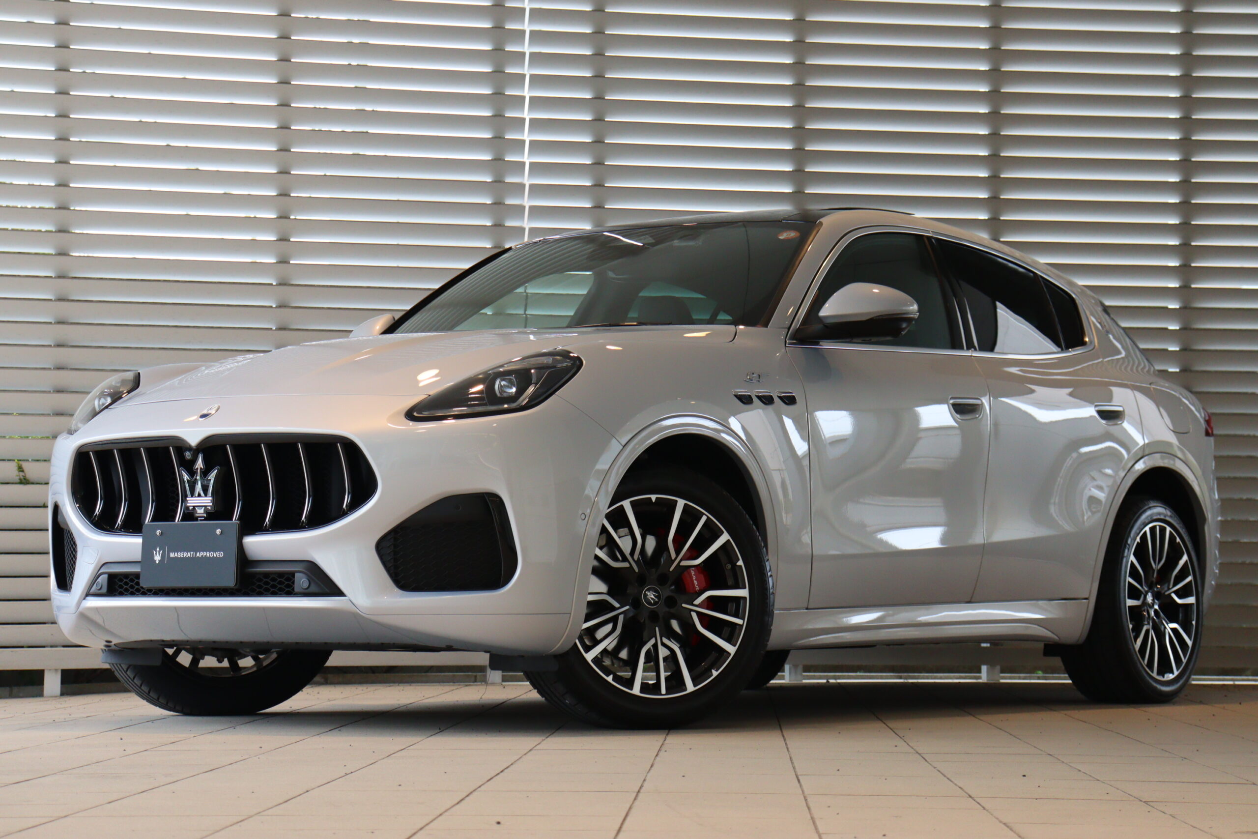 2025年 Grecale GT 右H　7010