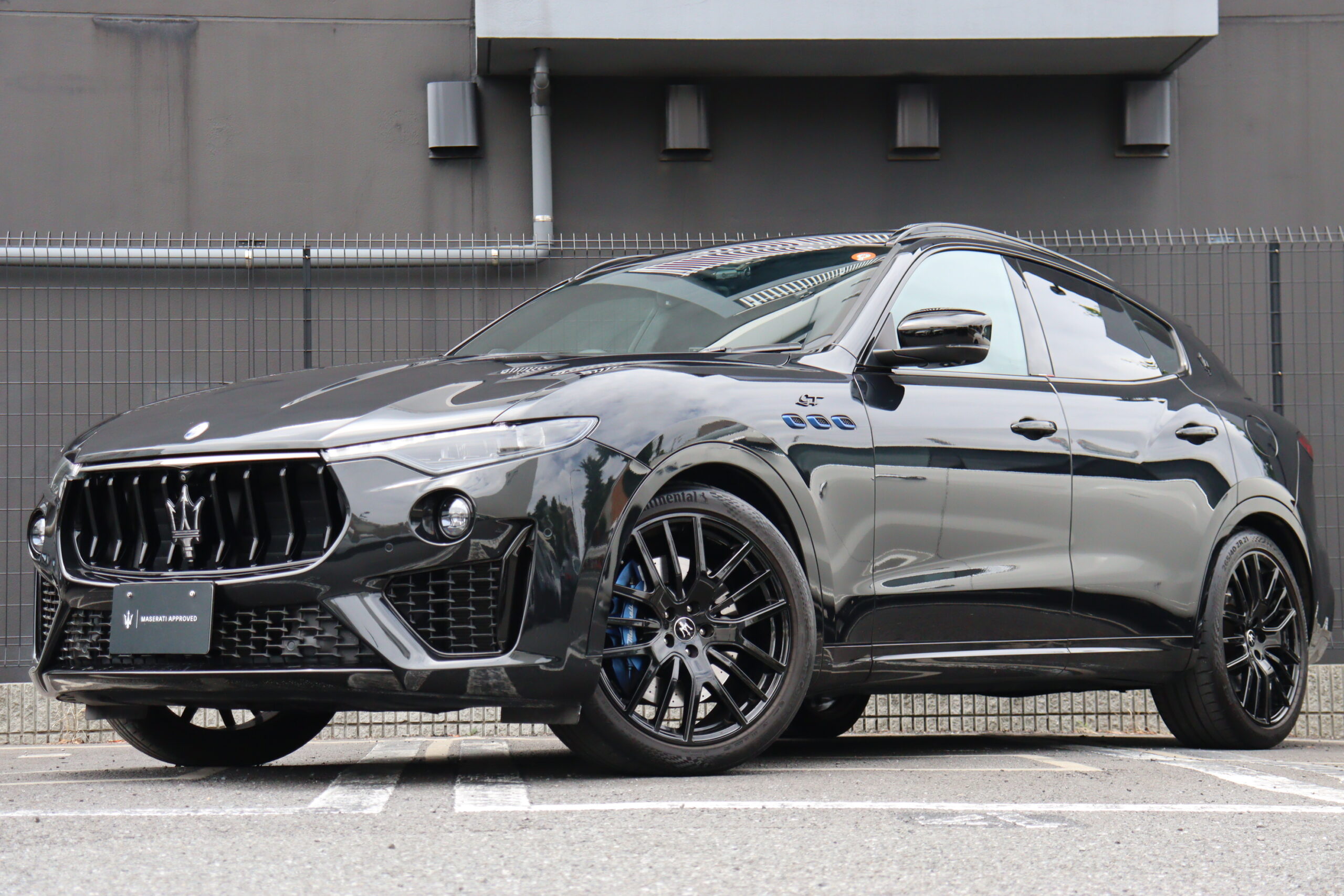 2022年 Levante GT Nero Infinito 右H　2338