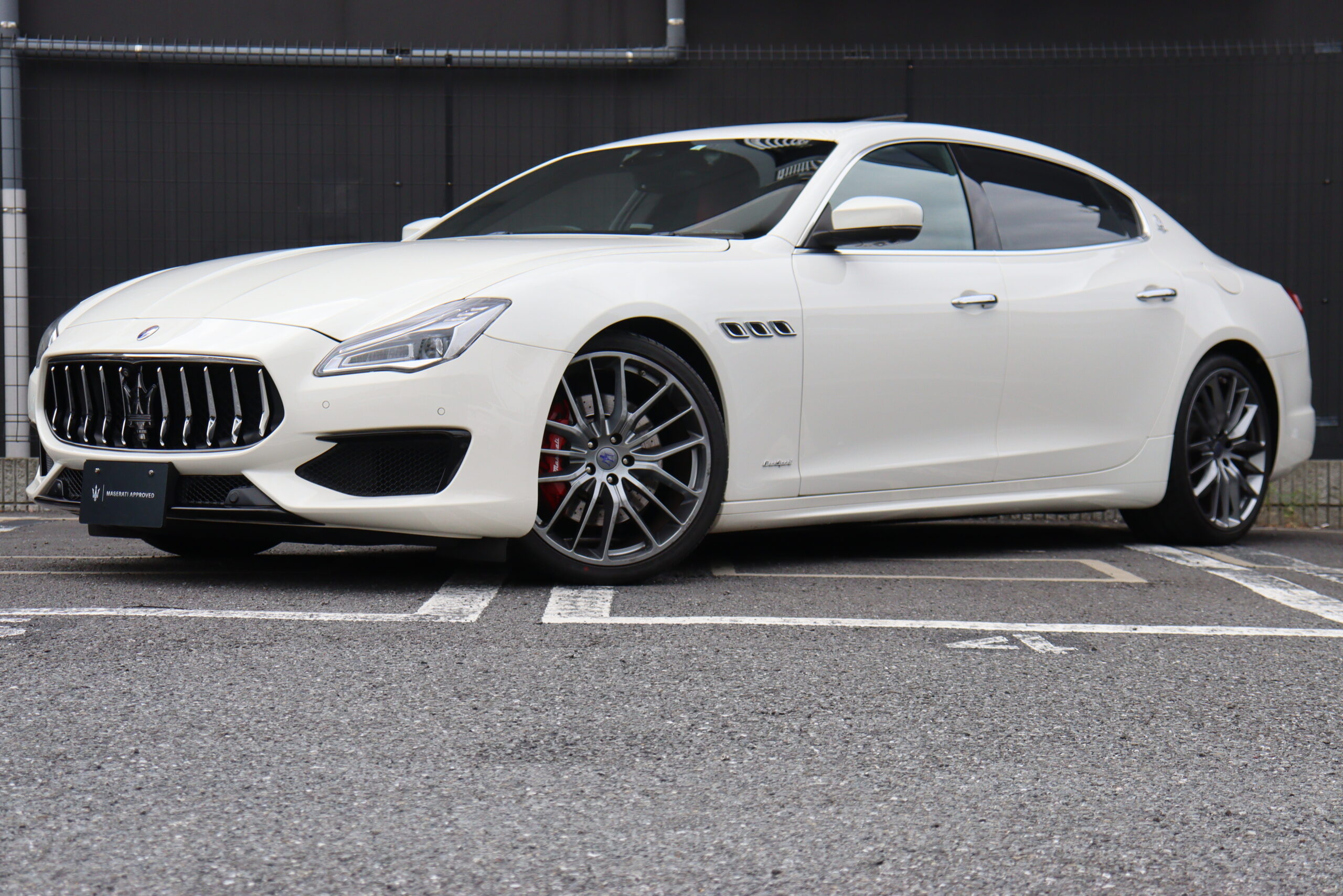 2019年 QuattroPorte S GranSport 右H　7120