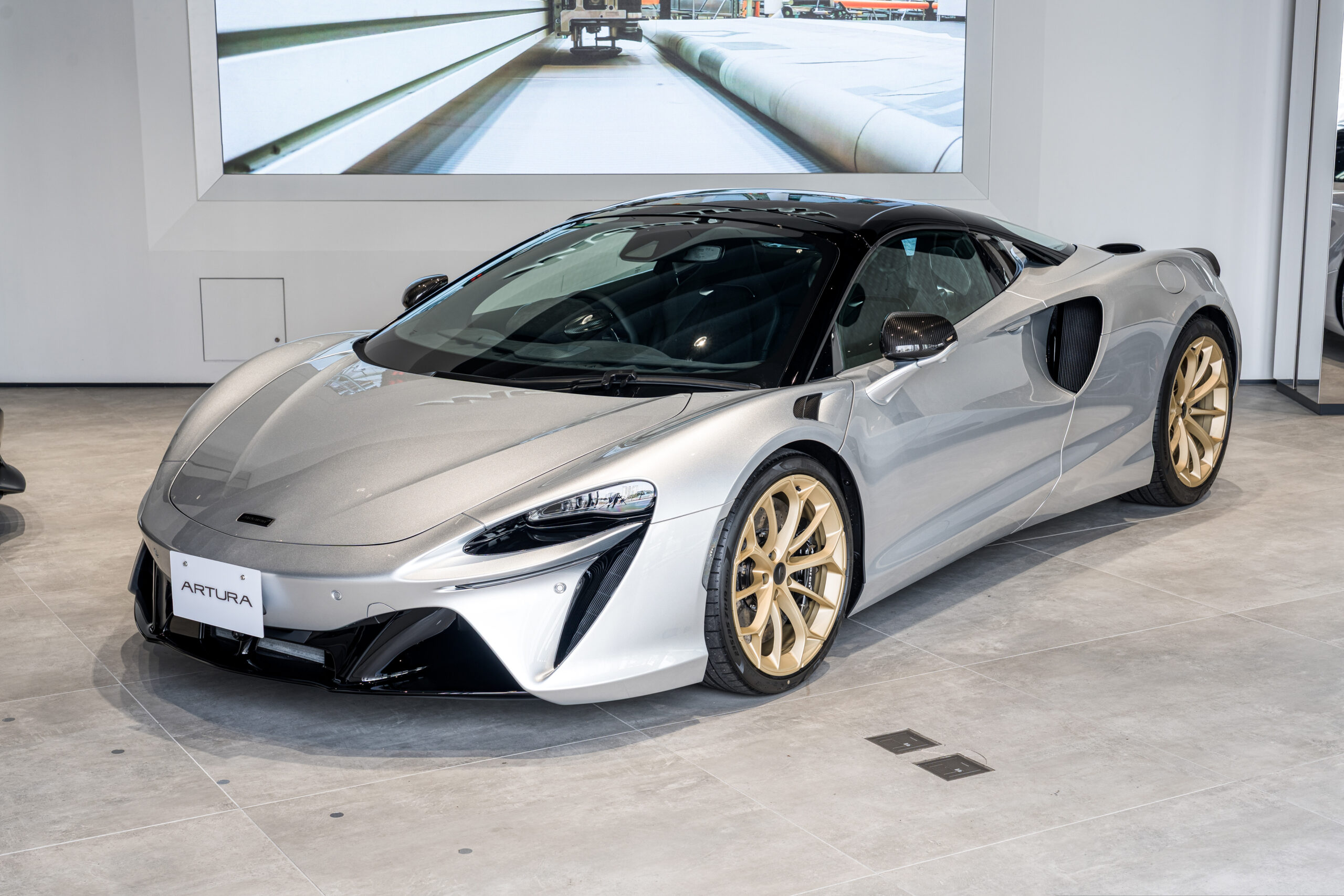 超激レア　茶、白、グレーのマーマレードジャー Artura Spider Supernova Silver RHD | 【マクラーレン麻布・横浜