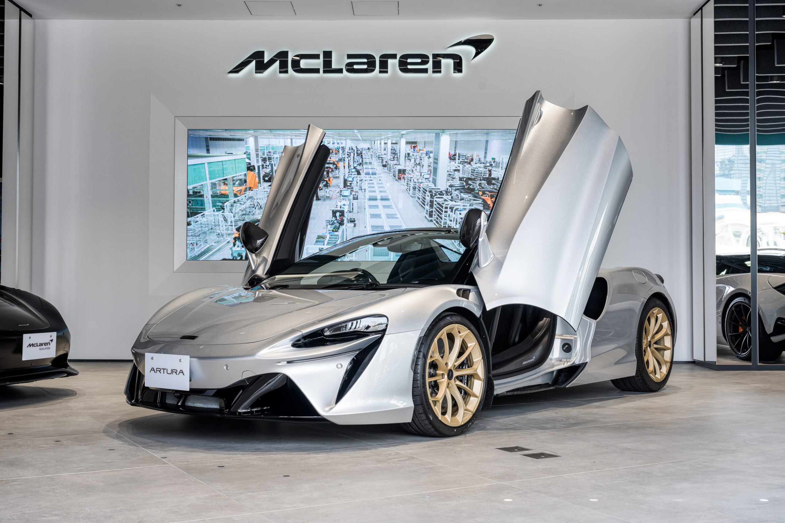 Artura Spider Supernova Silver RHDスライダー画像