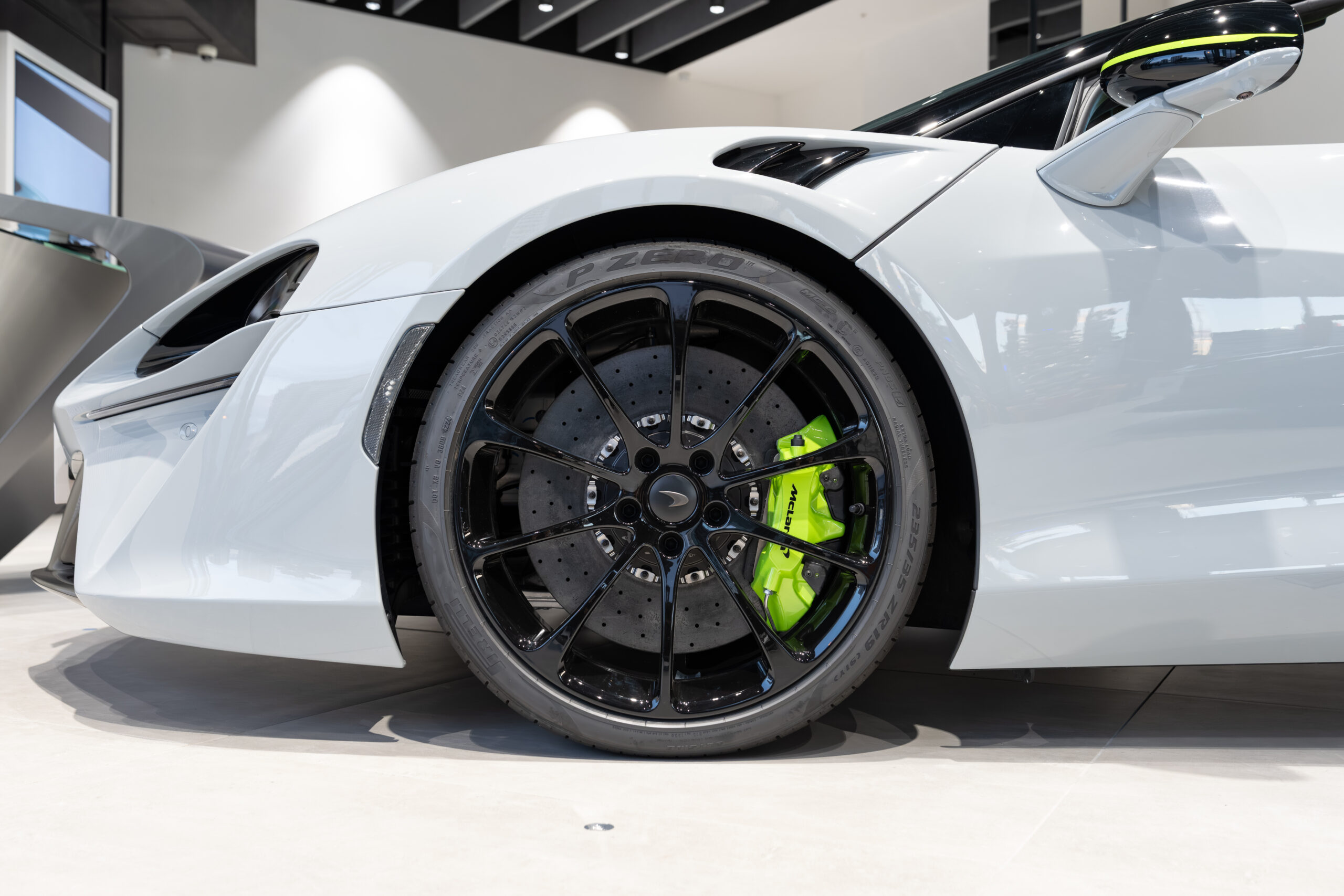 Artura Spider MSO Dove Grey LHDスライダー画像