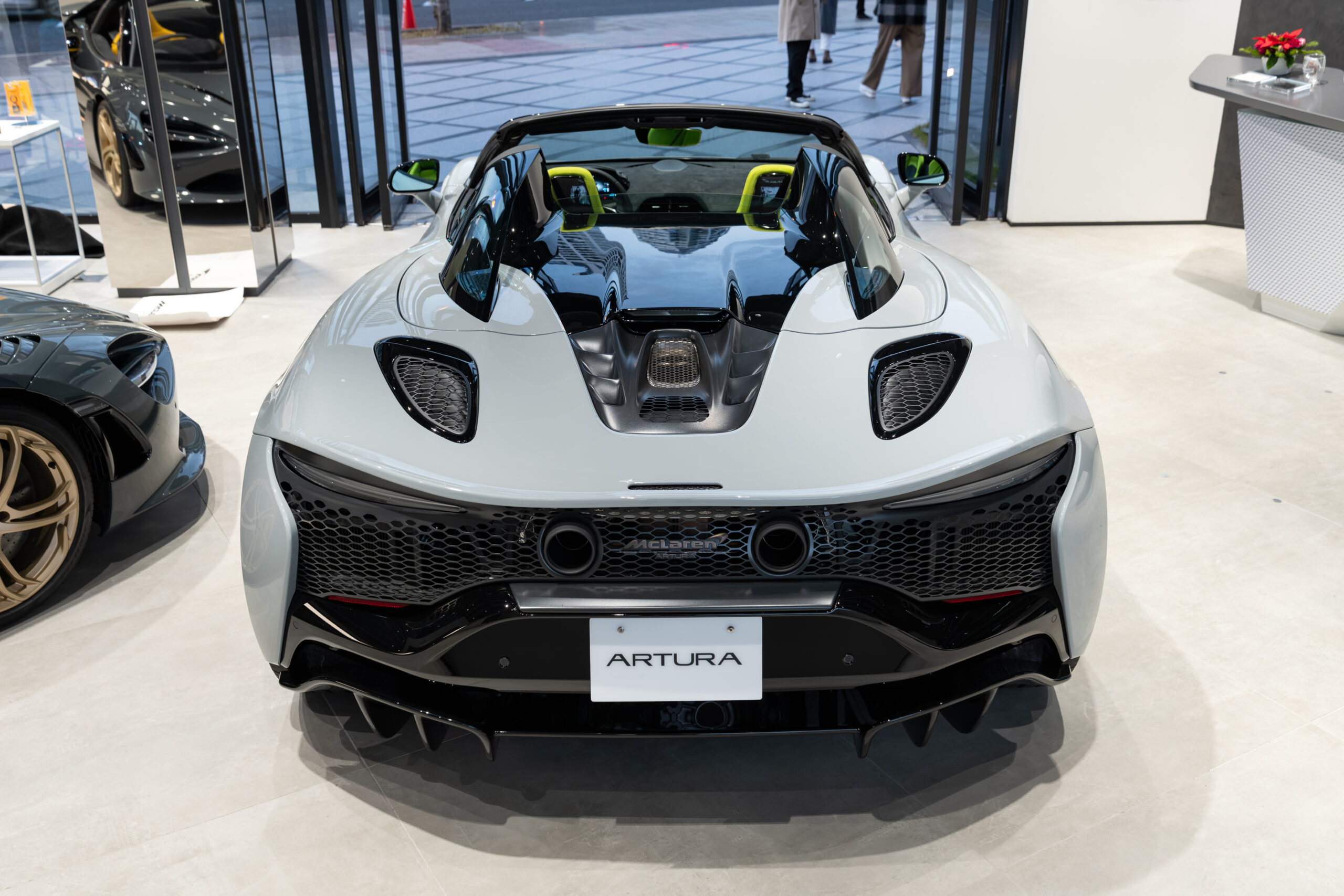 Artura Spider MSO Dove Grey LHDスライダー画像