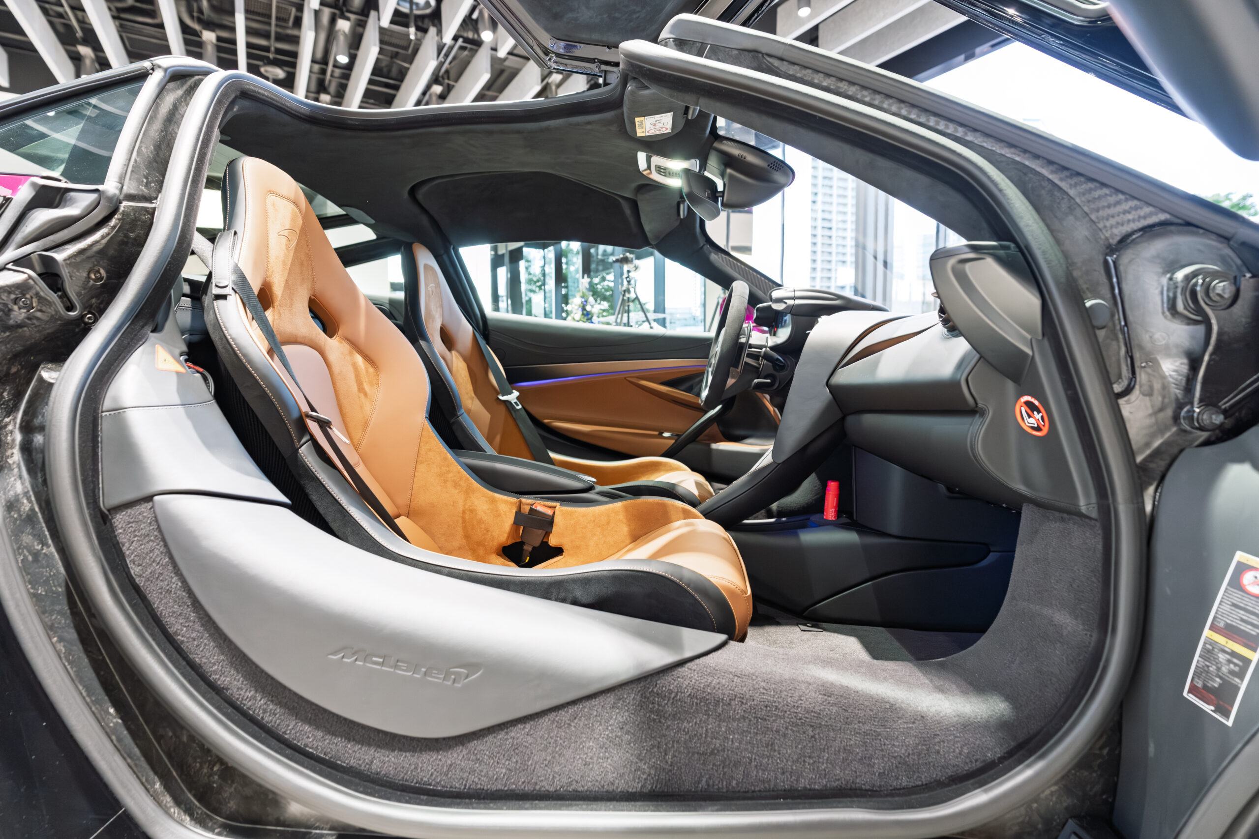 750S Coupe  Shibuya Spirit LHDスライダー画像