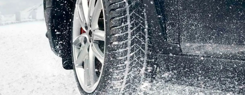 スタッドレスタイヤ