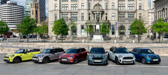 万代島多目的広場　大かまにてMINI中古車フェアを開催！