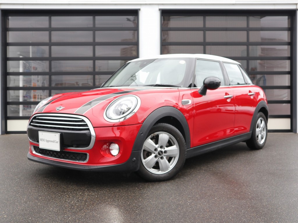 Mini クーパー5ドアdct ボンネットストライプ 前後pdc 社外etc 607 輸入車 外車の中古車販売 Sky Group スカイグループ Mini クーパー5ドアdct ボンネットストライプ 前後pdc 社外etc 607 輸入車 外車の中古車販売 Sky Group スカイグループ