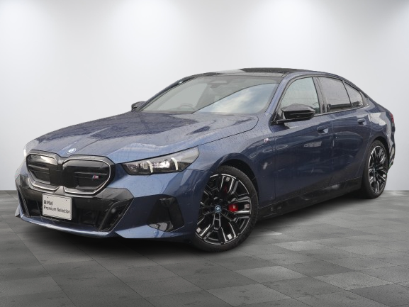 BMW i5　M60 xドライブ 4WD　ガラスサンルーフ Bowers＆Wilkinsスピーカ　888