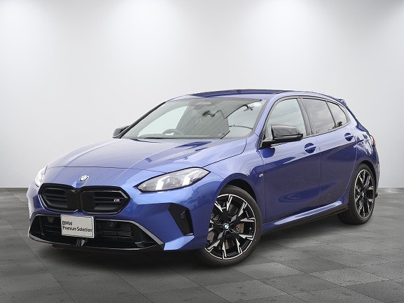 BMW　M135xドライブ 4WD　ACC　Mスポーツシート　ハーマンカードンS