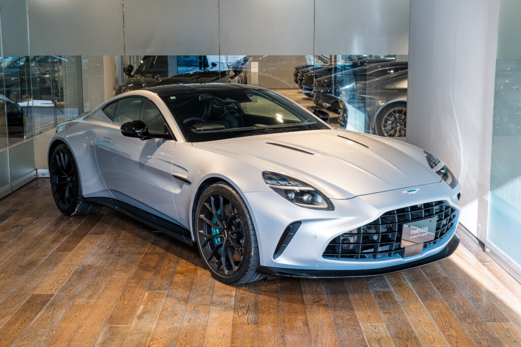 新型Vantage ライトニングシルバー 右H