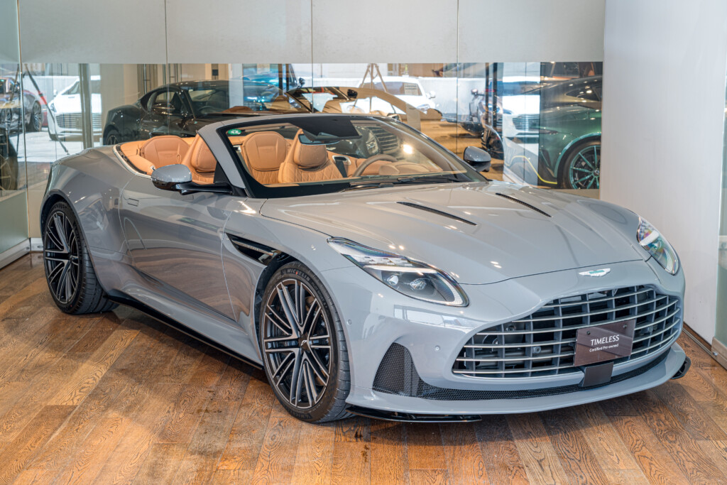 DB12 Volante チャイナグレー 左H