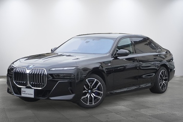 BMW i7　xドライブ60Mスポーツ 4WD　ACC　Pガラスサンルーフ　ヘッドアップD　Bowers ＆ Wilkinsスピーカー　ソフトクローズドア　715