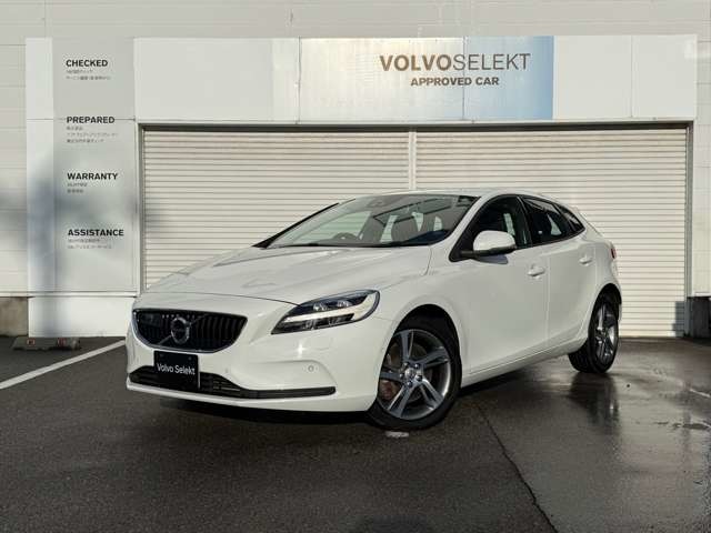 ボルボ　V40 T3 モメンタム　（411）