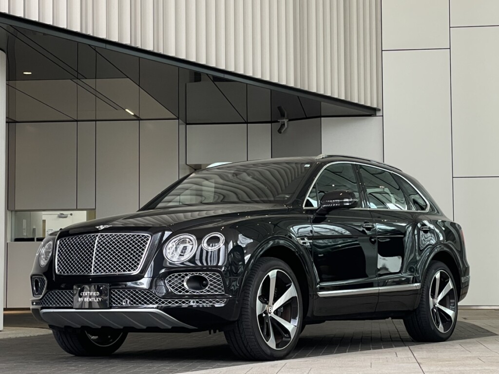 20MY Bentayga V8 Onyx / 左ハンドル