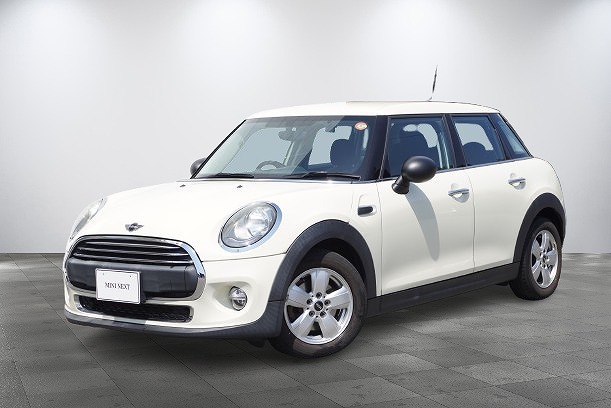 MINI　ワン5ドアDCT　584