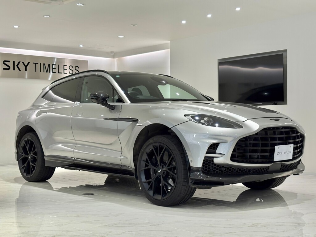 Aston Mattin DBX 707