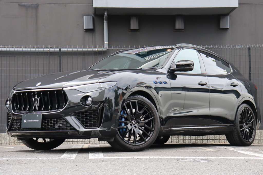 Maserati Levante GT Nero Infinito 右H　2338