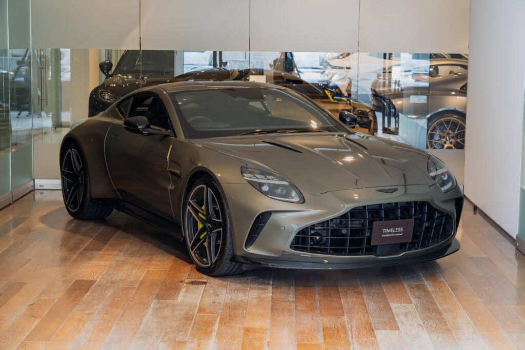 新型Vantage チタニウムグレー 右H