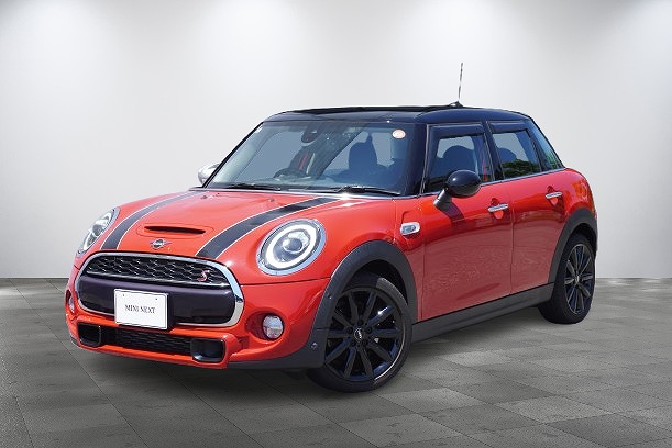 MINI　クーパーS 5ドアDCT　157
