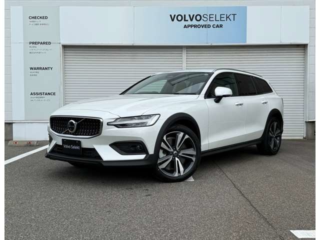 ボルボ　V60クロスカントリー　ウルトラB5 AWD 4WD（095）