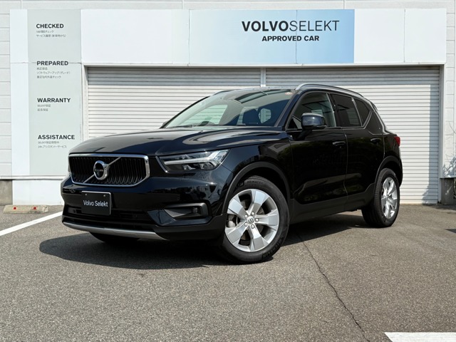 ボルボ　XC40　T4モメンタム（153）