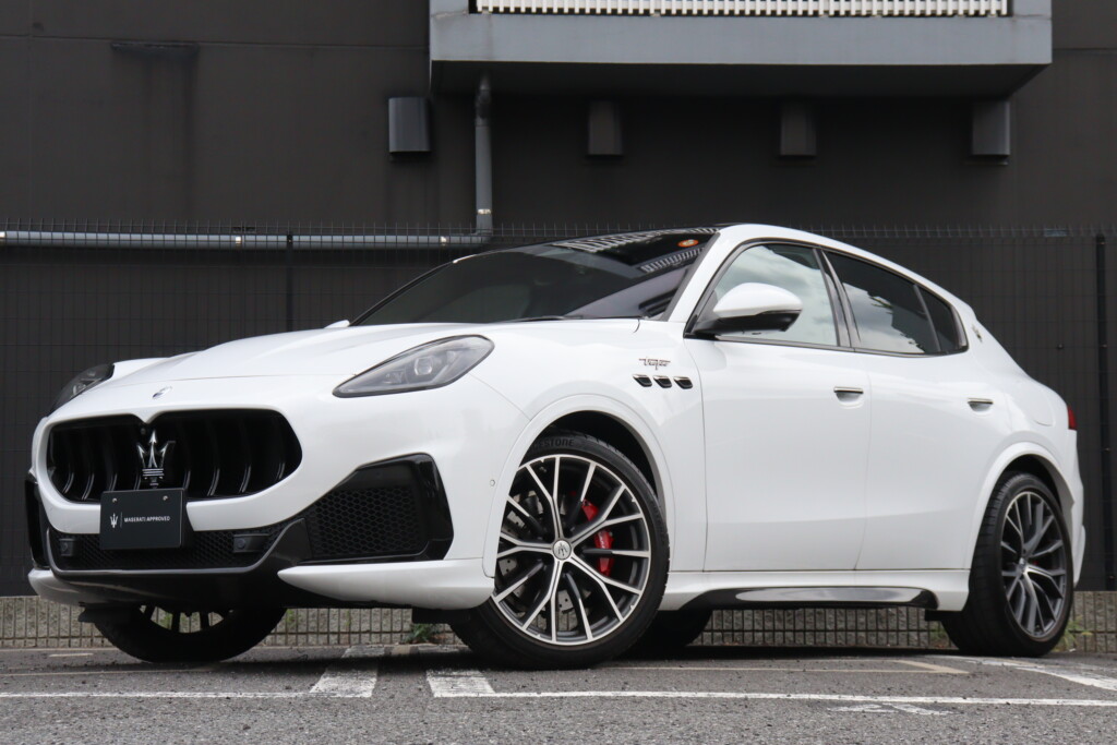 Maserati Grecale Trofeo 右H　0235