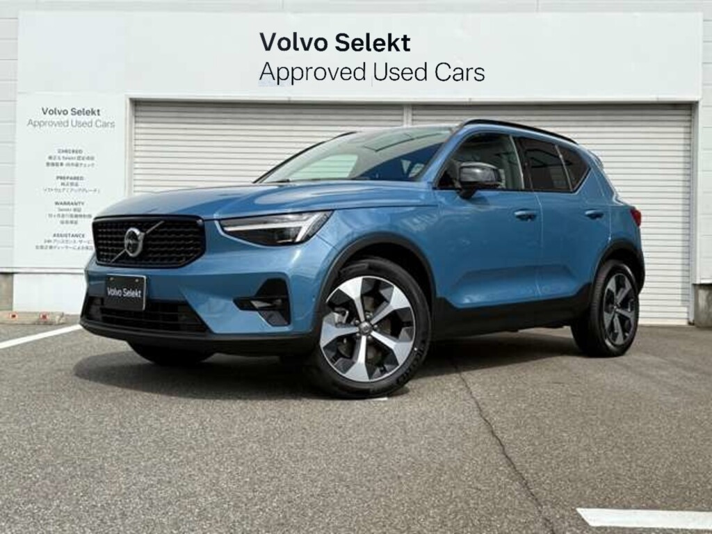 ボルボ　XC40　アルティメットB4 AWDダークED 4WD（899）