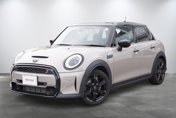 MINI　クーパーSD 5ドア プレミアムプラスPKG　703