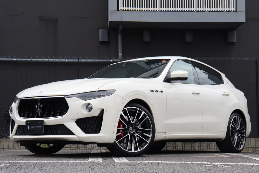 Maserati Levante GTS 右H　6817