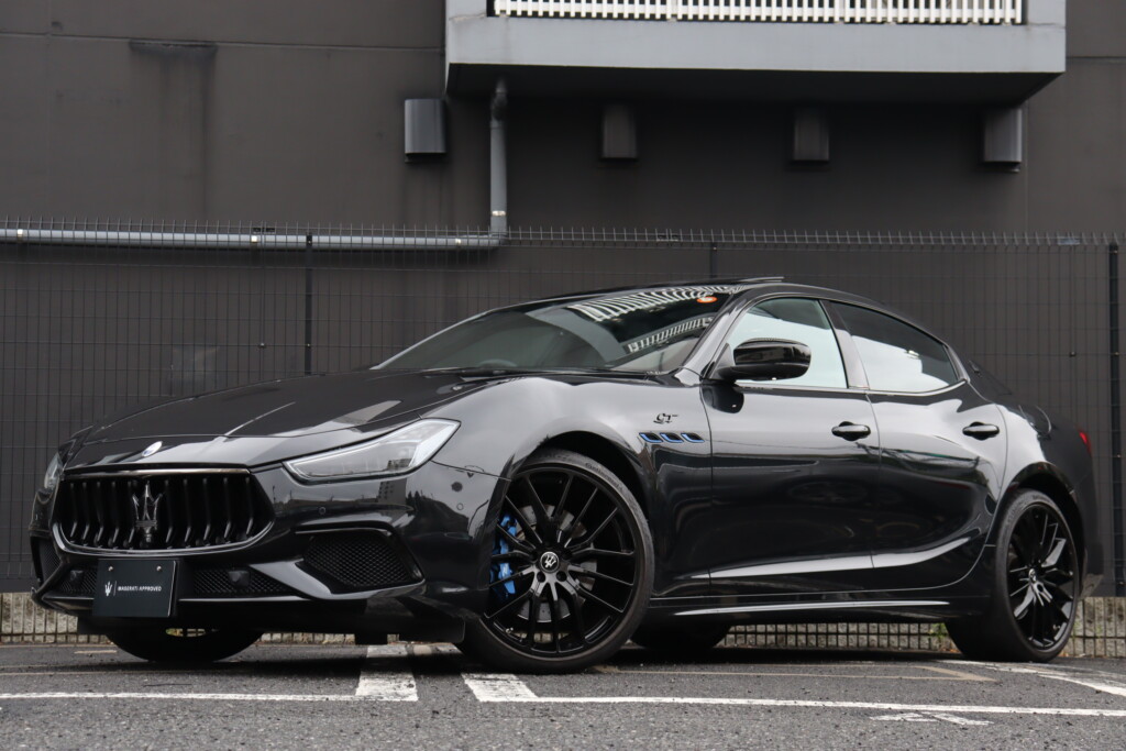 Maserati Ghibli GT Nero Infinito 右H　1813