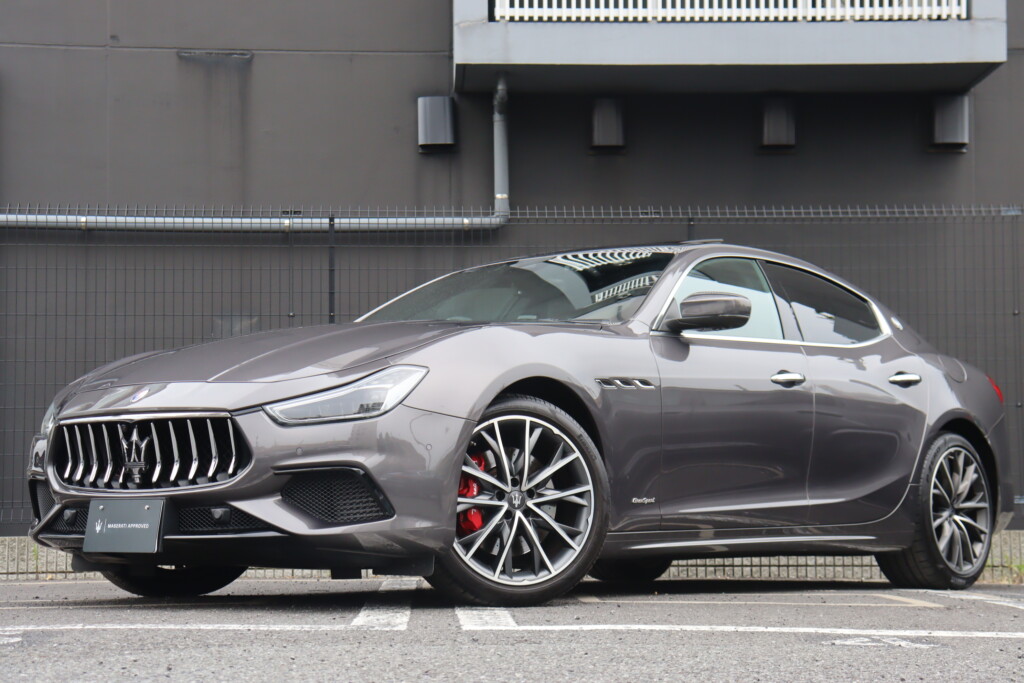 Maserati Ghibli S GranSport 右H　0977