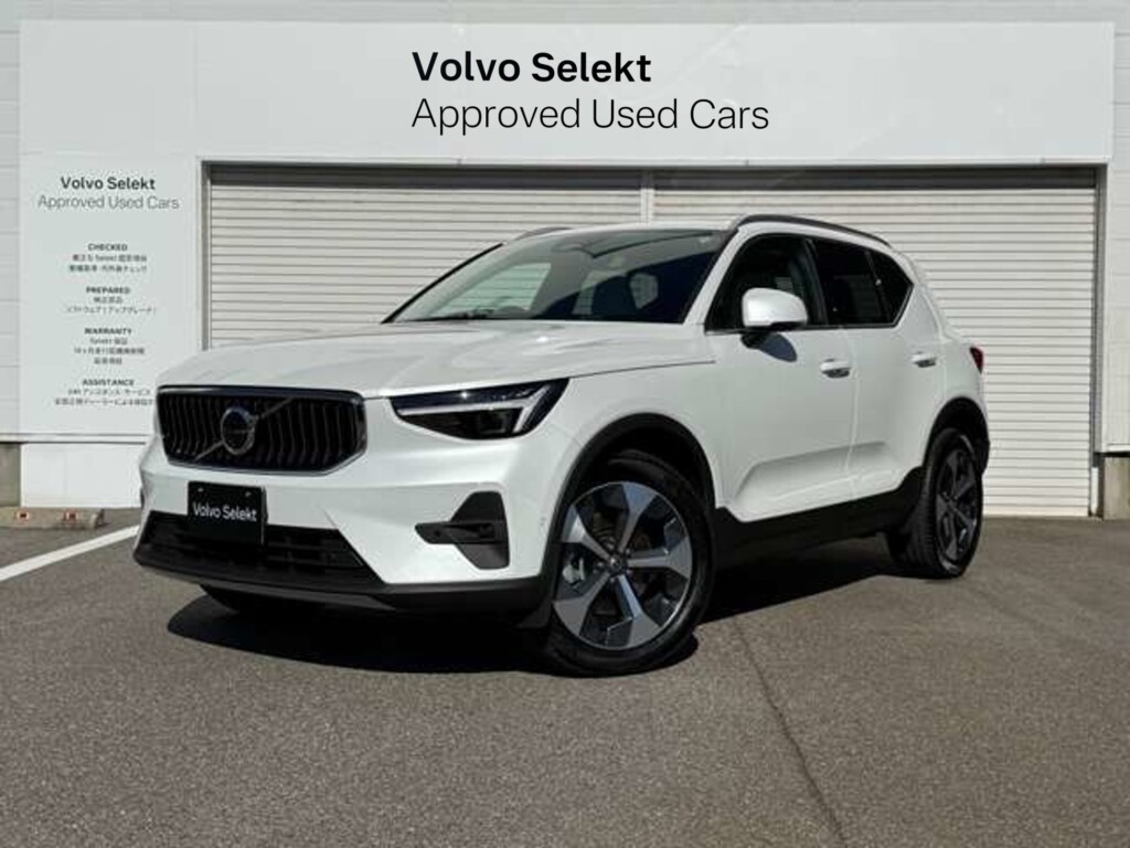 ボルボ　XC40　ウルトラB4 AWD 4WD（737）