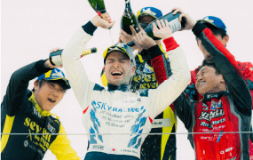 PCCJ 2025でシーズン優勝を果たす シャンパンファイト